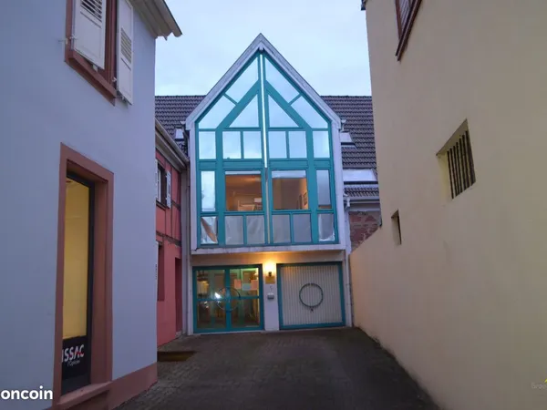 Local 148 m² Brumath