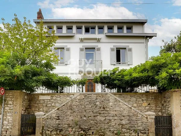 Maison 9 pièces 226 m²