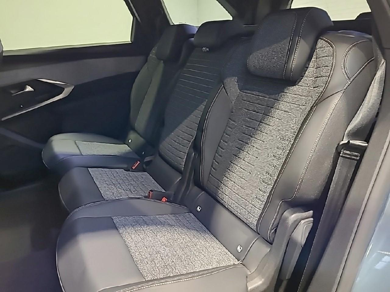 Peugeot 5008 1.2 hybrid 145 e-dcs6 allure — photo 13