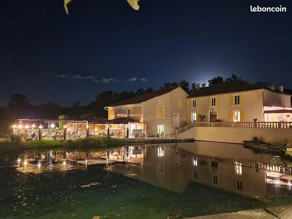 Restaurant-Guinguette au bord de l'eau