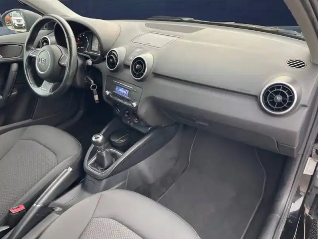 Audi A1 1.0 tfsi ultra 82 — photo 18