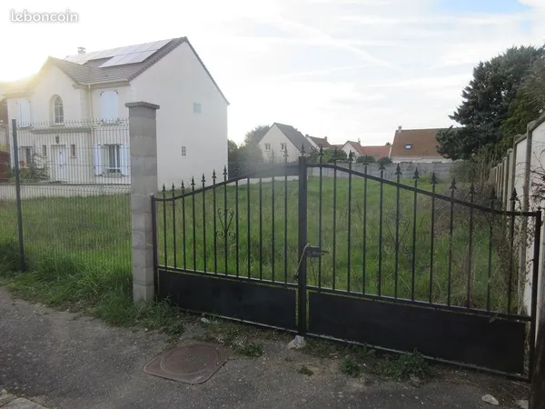 Terrain constructible, 500 m2 dans quartier résidentiel prisé à Brunoy