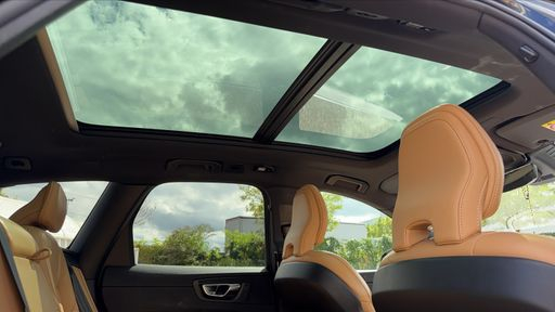 Volvo XC60 2.0 T6 340 AWD BVA - Inscription Luxe – 2021 – 92000 km – Hybride rechargeable – Boîte Automatique — photo 16