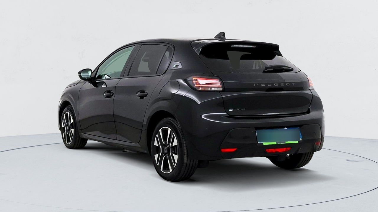 Peugeot 208 — photo 3