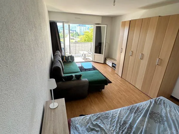 CHAMBRE à louer avec une terrasse