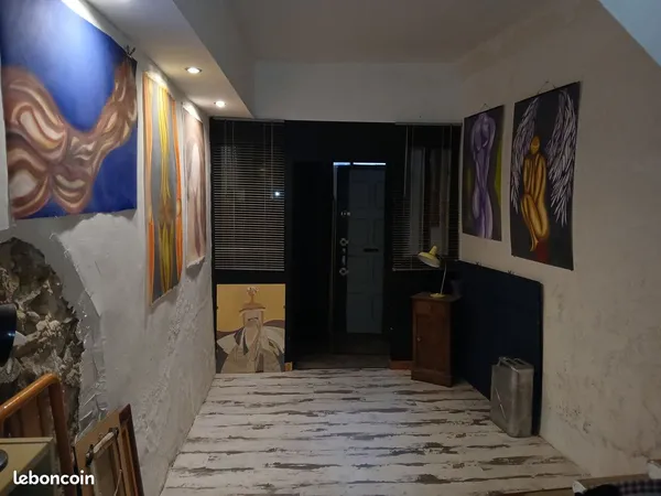 Maison de ville avec cave et atelier