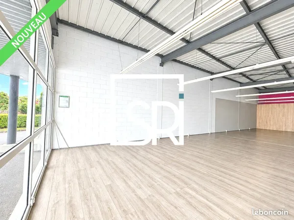 Local commercial 330 m² AUBIERE