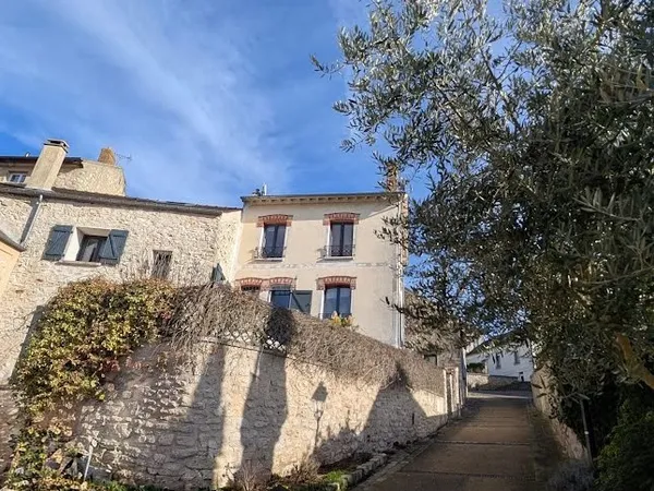 Maison 7 pièces 225 m²