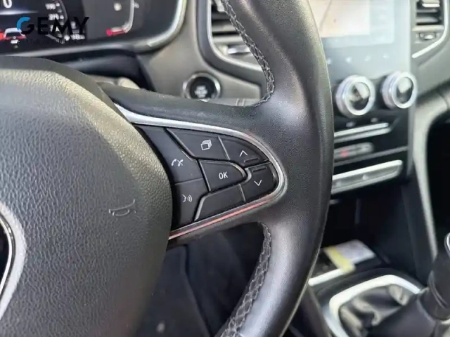 Renault Megane mégane iv berline tce 115 fap — photo 21