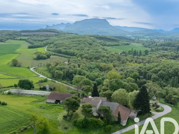 Maison 12 pièces 378 m²