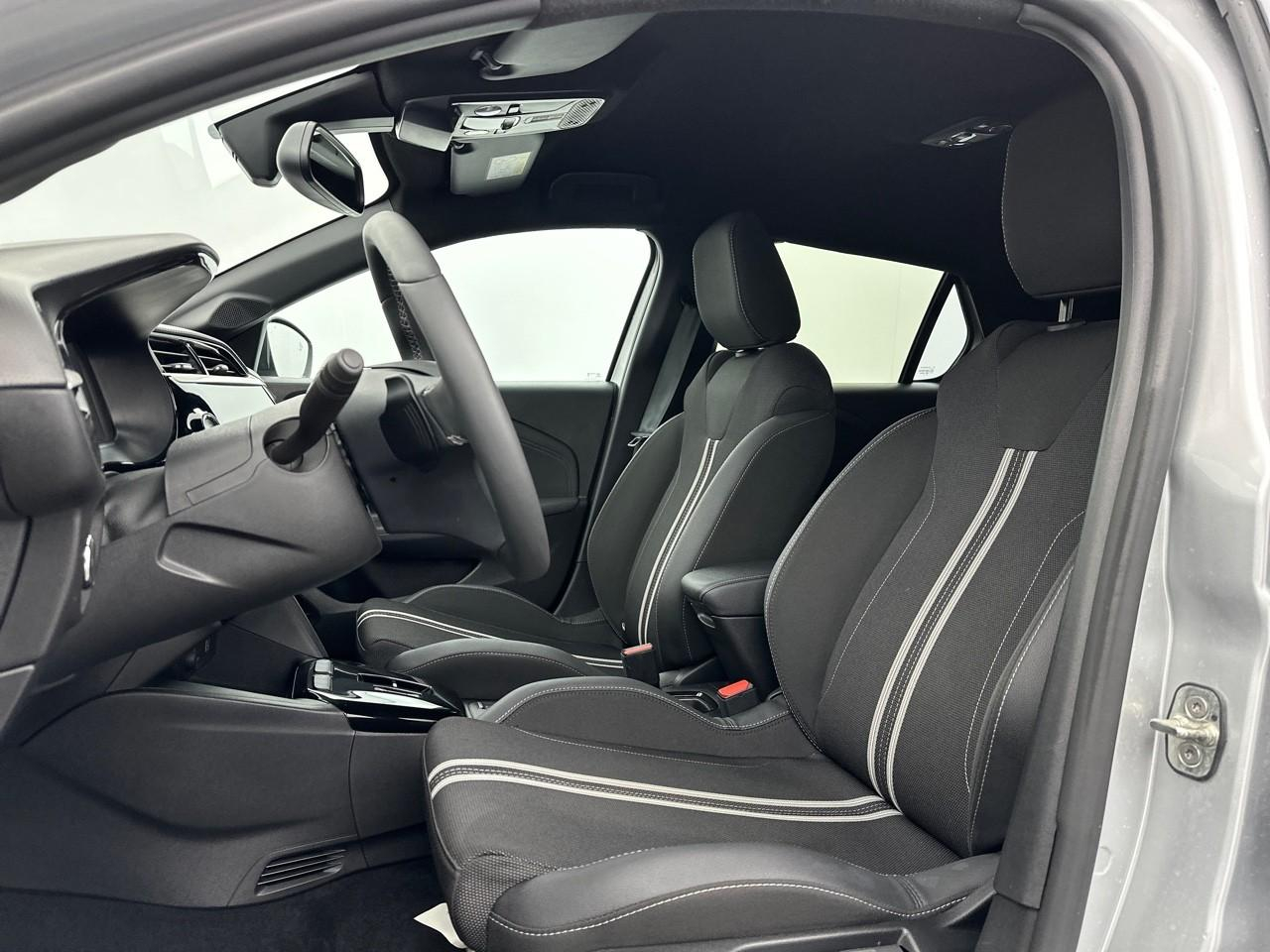 Opel Corsa 1.2 turbo hybrid 145 ch autom gs — photo 9