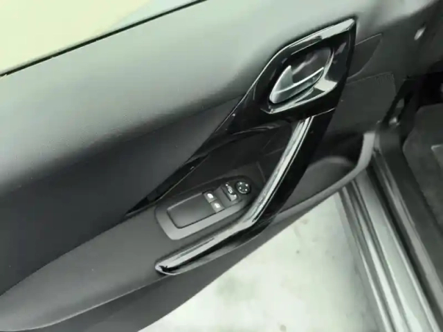 Peugeot 208 bluehdi 100ch s&amp;s bvm6 allure business — photo 20