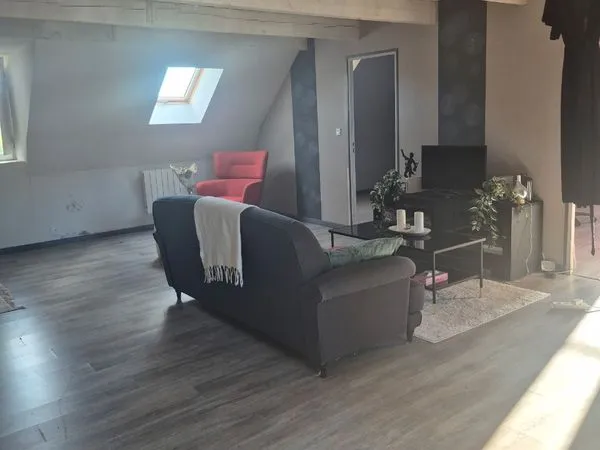 Apparemment 80m2 avec jardin commun