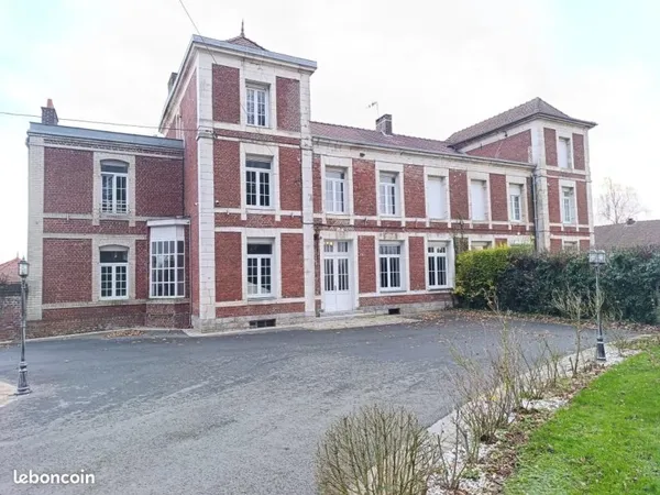 Maison 40 pièces 954 m²