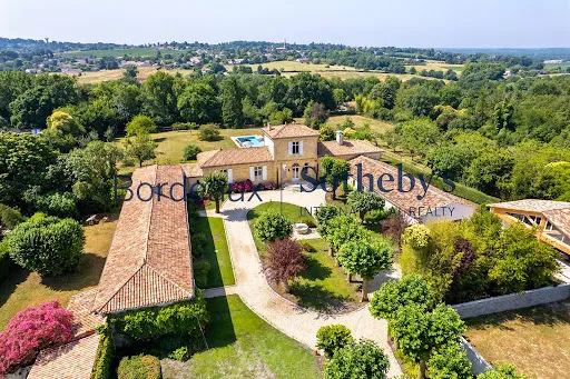 Château 14 pièces 550 m²