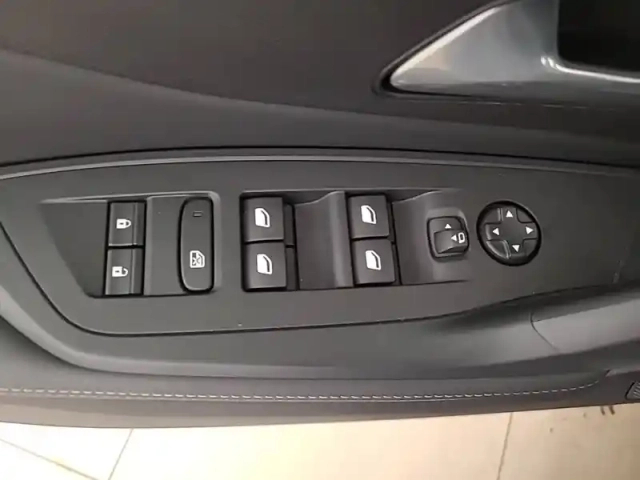 Peugeot 308 sw hybrid 145 e-dcs6 — photo 22