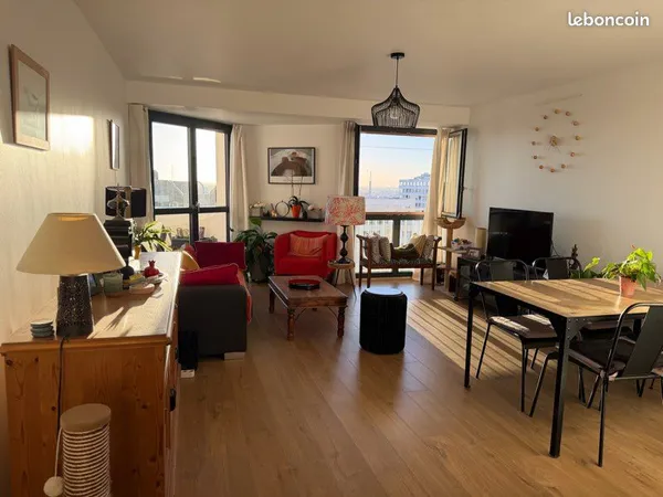 T4 rénové de 89 m², balcons, parking et cave - Tour de l'Éperon - Rennes Centre