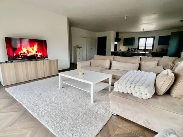 Maison neuve moderne à Saint-Seurin sur l'Isle