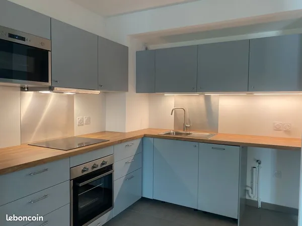Très Bel appartement T3 - 70m2 - Bassins à Flot avec Terrasse & Parking