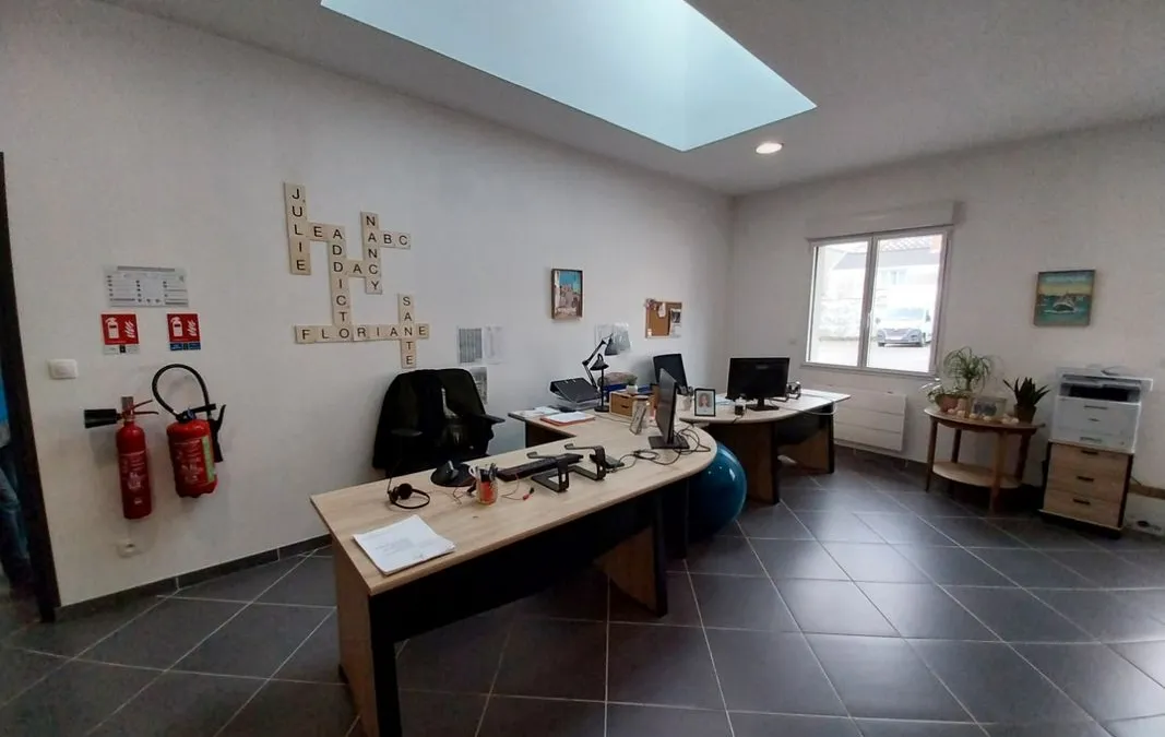 Photo 1