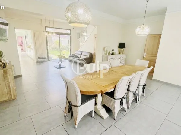 Maison de ville 7 pièces 217 m²