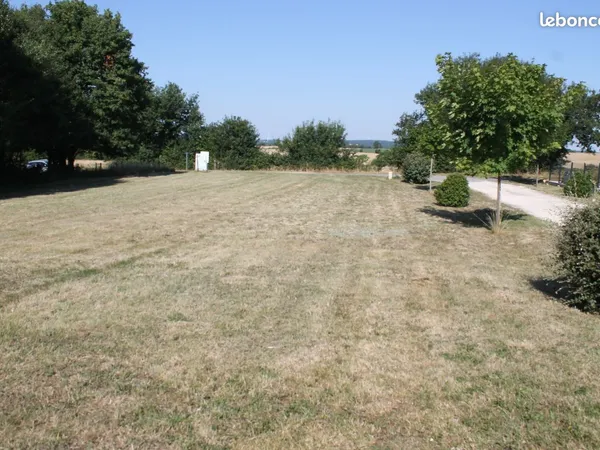 Terrain viabilisé proche de Ruffec
