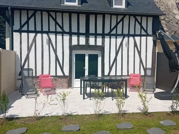 Maison à colombages meublée - 2 chambres - Épegard - 890 euros hors charges