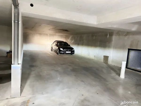 Parking double place