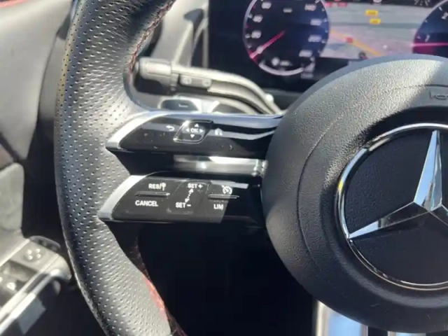 Mercedes Glb 200 d amg line — photo 14