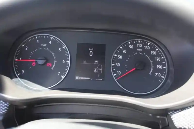 Dacia Sandero eco-g 100 — photo 31