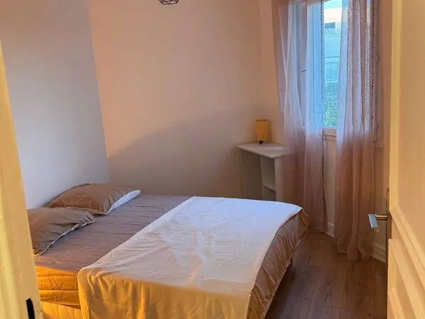 Chambre dans une colocation meublée, refaite à neuf, à 20 minutes de Chatelet