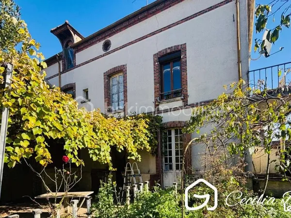 Maison 8 pièces 250 m²