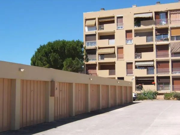 Parking 14 m²