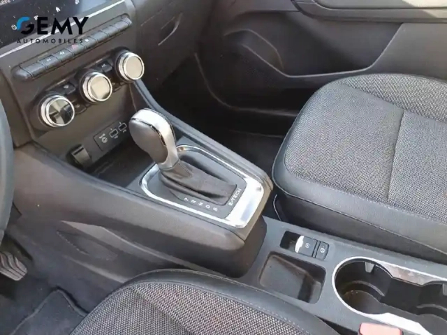 Renault Captur e-tech 145 — photo 12