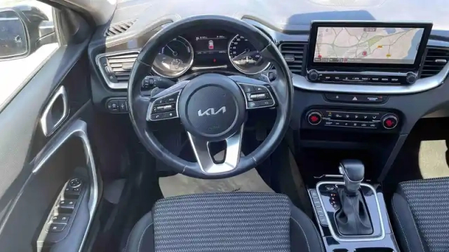Kia Ceed sw 1.6 gdi hybride rechargeable 141ch dct6 — photo 6