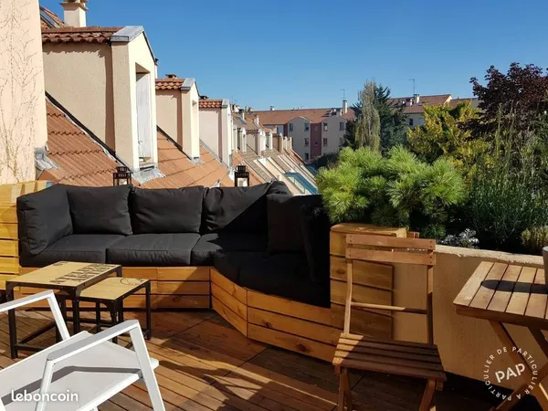 Rueil-Malmaison - Hyper-centre - Superbe 2 pièces avec terrasse et box fermé