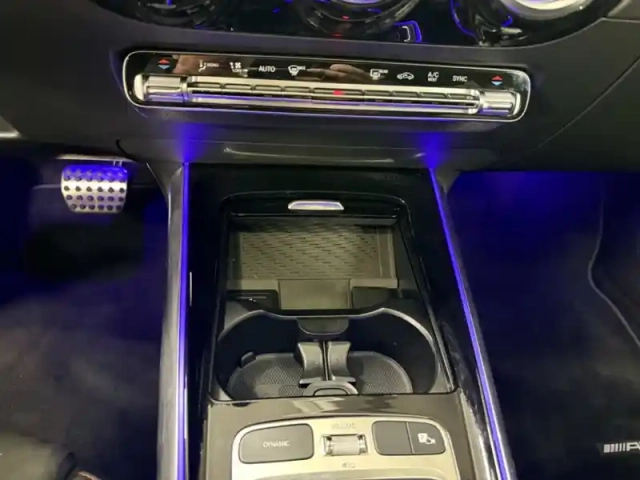 Mercedes Gla 200 d amg line — photo 32