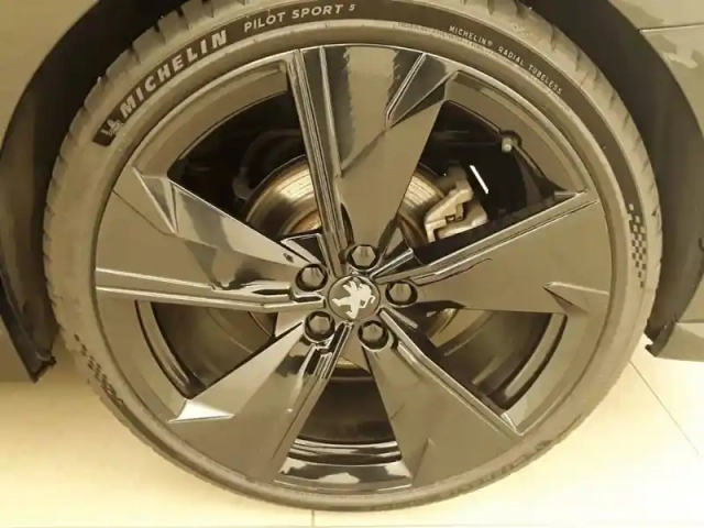 Peugeot 508 sw hybrid4 360 e-eat8 peugeot sport engineered — photo 124