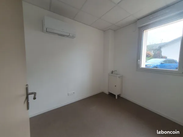 Local indépendant - plein temps - PMR - 7m² - dans tiers lieu professionnel