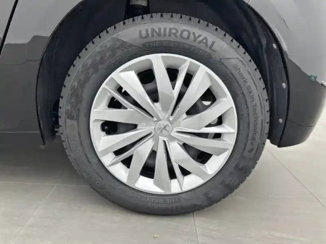 Peugeot 208 puretech 75 s&amp;s bvm5 — photo 13