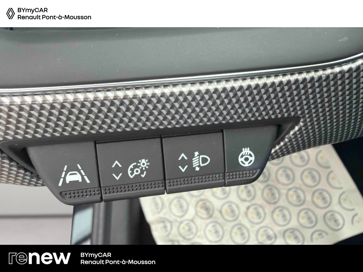 Renault Arkana E-Tech 145 - 21B — photo 19