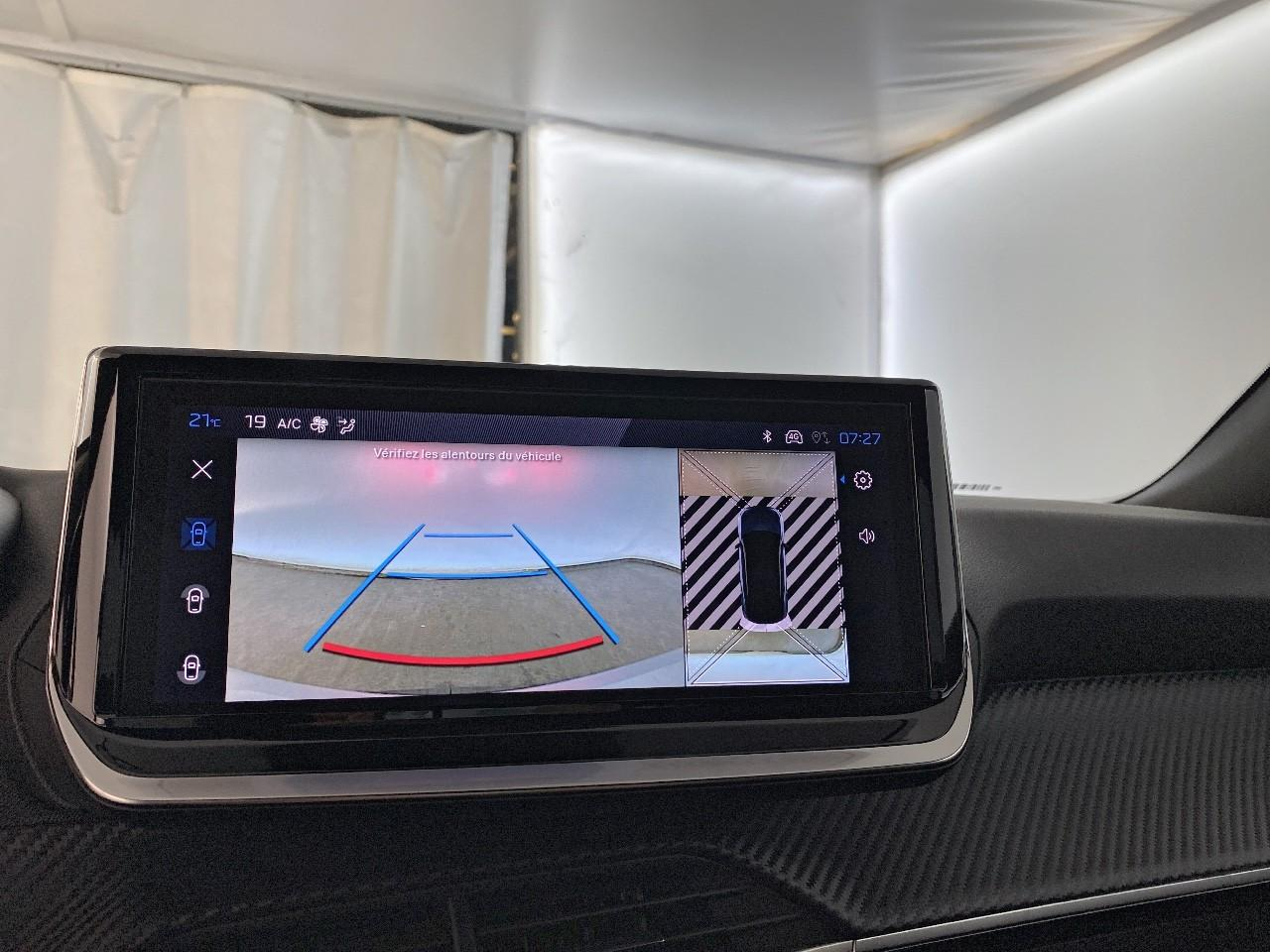 Peugeot 2008 hybrid 145 ch e-dcs6 allure — photo 17