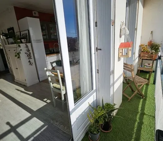 Appartement avec stationnement sécurisé, bords de l'Erdre, Quartier Tortière