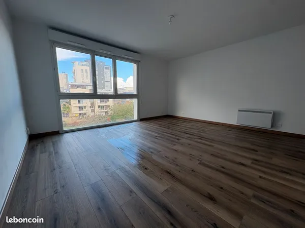 Studio 29 m² rénové à neuf avec parking - Mabilais - métro à 3 min