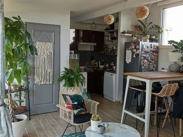 à louer - bel appartement lumineux aux chartrons 🌞