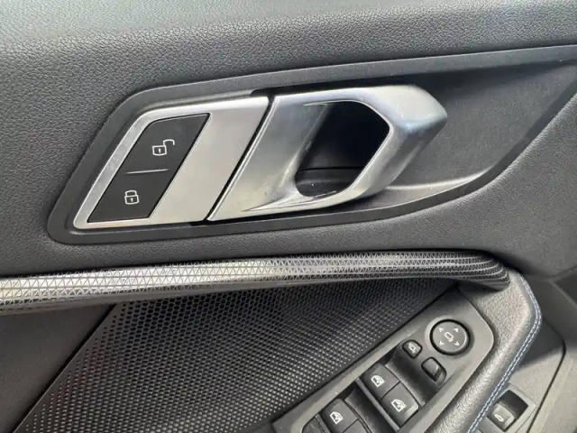 Bmw Serie 1 120d xdrive 190 ch bva8 — photo 19