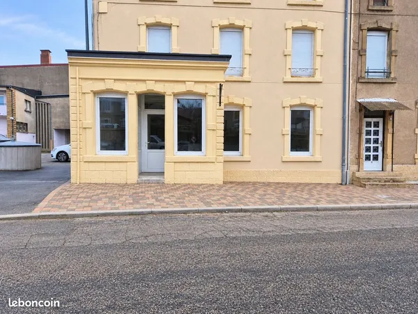 Joeuf joli local commercial avec terrasse