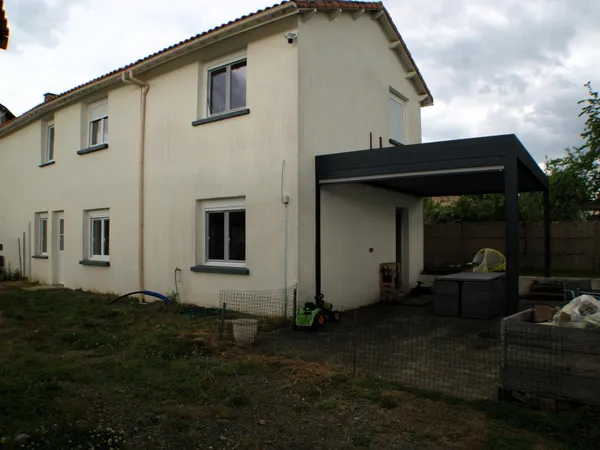 Maison 5 chambres, garage et terrain.