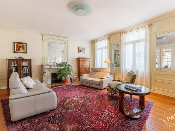 Maison 7 pièces 380 m²