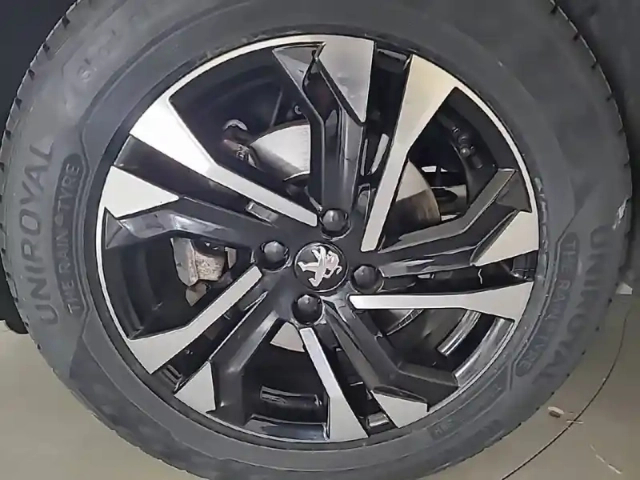 Peugeot 2008 bluehdi 130 s&amp;s eat8 — photo 16